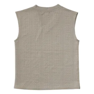 Détail de la vue arrière montrant la maille jacquard de ce gilet pour homme