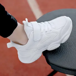 Classic white sneakers for boys and girls, breathable and lightweight running shoes