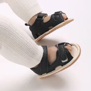 Zwarte baby wandelsandalen met textuur, verstelbare bandjes en zachte zool voor baby's