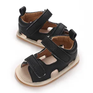 Zachte zwarte babysandalen met klittenbandsluiting voor baby's van 0 tot 12 maanden