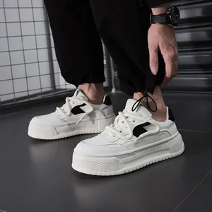 Baskets compensées pour hommes en blanc et noir pour le streetwear décontracté 2024