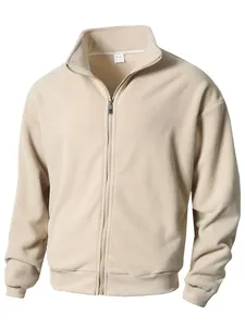 Vorderansicht einer Herren Fleecejacke in Beige mit Stehkragen und Reißverschluss