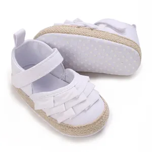 Scarpe neonata primi passi bianche con volant e suole morbide antiscivolo a pois