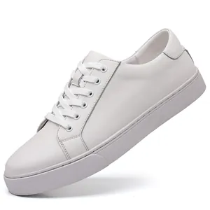 Zapatillas casuales minimalistas de cuero blanco para hombre con suela de goma gruesa y duradera