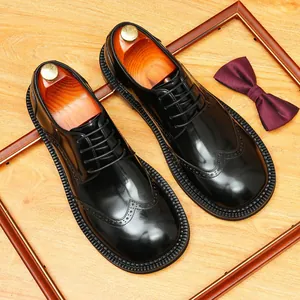 Chaussures Derby classiques en cuir noir à bout fleuri pour homme style business