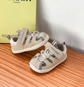 Detailansicht der atmungsaktiven Mesh-Sportsandalen für Kleinkinder mit weichen Sohlen