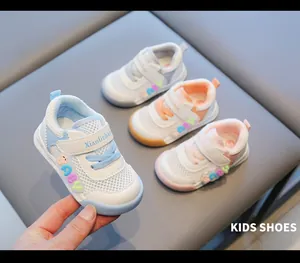 Atmungsaktive Mesh Baby Lauflernschuhe mit Zehenschutz und rutschfester Sohle für Kleinkinder
