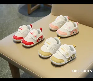 Scarpe da passeggio per neonati in mesh traspirante con suola morbida e vari colori