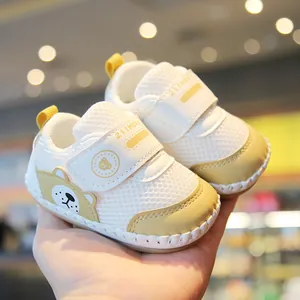 Scarpe da Camminata per Neonati Mesh Traspirante Suola Morbida per Bambini Bambine Motivo Orso Cartone Animato Cachi Rosa Rosso Sneaker