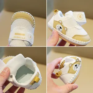 Scarpe da primi passi in mesh traspirante con suola morbida e motivo a orsetto baby