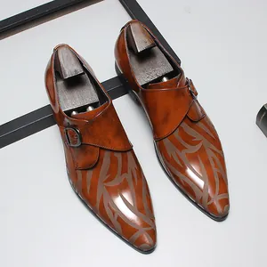 Chaussures monk en cuir marron pour hommes avec motif tribal et bout pointu
