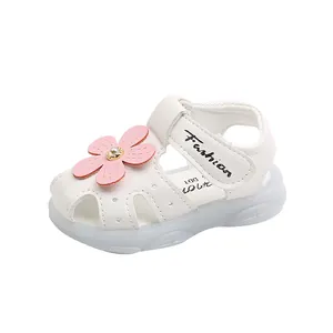 Weiße Sandalen für Kleinkinder mit rosa Blume und Leuchtsohle, 0-2 Jahre