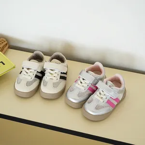 Baby Loopschoentjes 2024 Zomer Ademende Opengewerkte Mesh Sneakers Voor Jongens Meisjes Zachte Zool Boardschoenen Gestreept Casual Baby Schoeisel