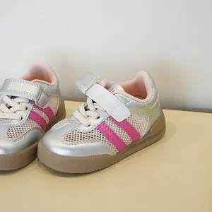 Ademende zilveren loopschoenen voor peuters met roze strepen en mesh, maat 16-25