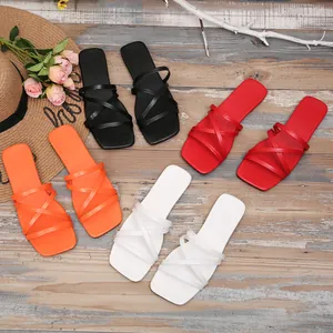 Pantuflas Planas con Punta Cuadrada para Mujer 2024 Verano Moda Correas Cruzadas Sandalias de Playa Cuero PU Suela de Caucho Zapatos Casuales