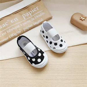 Korean style polka dot canvas shoes for toddler girls with soft soles for spring