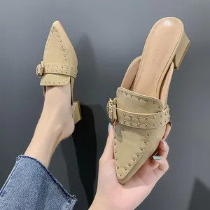 Mules da Donna con Borchie Punta Affusolata Tacco Largo Decoro Fibbia Sandali Chiusi Slip On Stile Occidentale Moda Estate