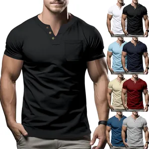 Körperbetontes Henley-T-Shirt für Herren mit V-Ausschnitt, Tasche und verschiedenen Farben.