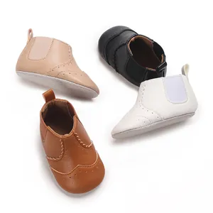 Meerkleurige baby brogue loopschoentjes met antislipzolen en elastische inzetten