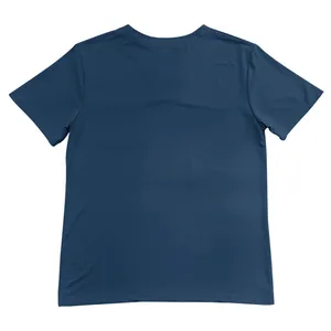 Rückansicht eines schmal geschnittenen dunkelblauen Kurzarm-T-Shirts mit V-Ausschnitt