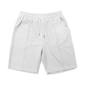 Gedetailleerd overzicht van casual herenshorts van wafelbreisel met trekkoord