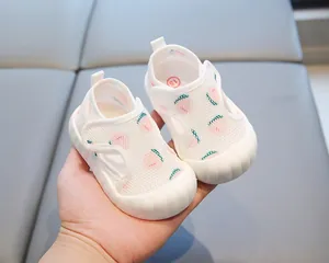 Sandales de marche pour bébé en maille respirante avec motif pêche et semelle souple