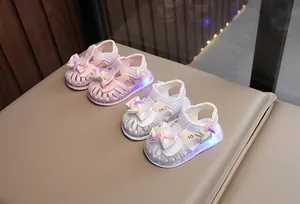 Sandali estivi a LED per neonata con suola morbida e decorazione a mulino a vento elegante