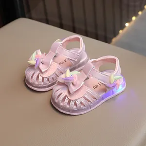 Sandali LED rosa per bambina con fiocco a mulino, suola morbida, punta chiusa toddler.