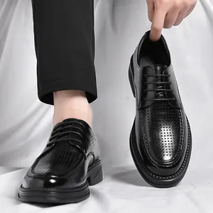 Klassische atmungsaktive Herren-Business-Schuhe aus schwarzem Leder mit Lochmuster