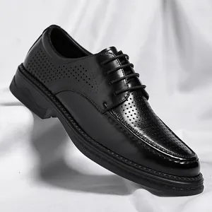 Atmungsaktive schwarze Herrenschuhe aus Leder für Business und Freizeit