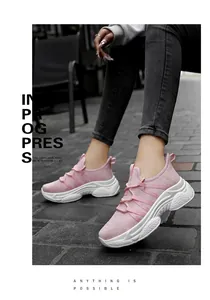 Detailansicht pinkfarbener, atmungsaktiver Mesh-Sneaker für Damen im Streetstyle-Look