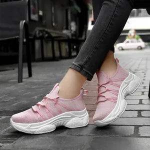 Rosa atmungsaktive Mesh-Damen-Sneaker mit dicker, weicher Sohle für den Alltag