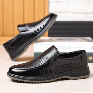 Herren atmungsaktive hohle schwarze Leder-Loafer für Senioren, sommerliche Sandalen.