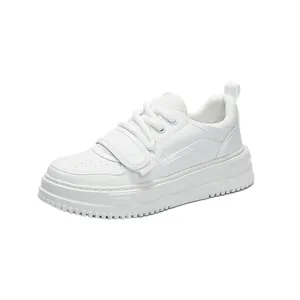 Stilvolle weiße Plateau-Sneaker für Herren mit dicker Sohle und Klettverschluss-Design