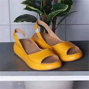 Stijlvolle gele platform peep-toe sandalen voor dames 2024 trendy zomerse schoenen