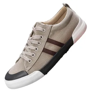 Baskets décontractées en toile kaki pour hommes avec rayures brunes et semelle plate