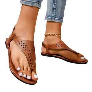 Dames casual bruine platte Romeinse sandalen met hol gebloemd T-riempje voor de zomer