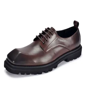 Klassische braune Derby-Schuhe aus echtem Leder mit eckiger Zehe und dicker Sohle