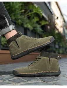 Lässige armee-grüne Herren-Stiefel mit Strick-Schaft und robuster Oktopus-Sohle