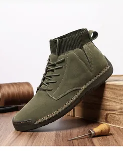 Premium Grüne Wildleder-Stiefeletten mit Strickkragen und handgenähter Sohle Detailansicht