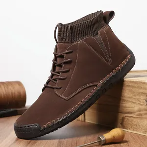 Braune Herren-Martin-Stiefel aus Wildleder mit Strickbündchen und handgenähter Sohle