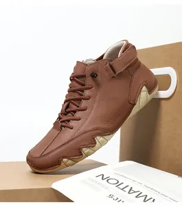 Seitenansicht brauner Leder-Martin-Boots mit strukturierter Gummisohle