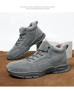 Détail de bottines Martin grises pour hommes avec doublure chaude et semelle EVA