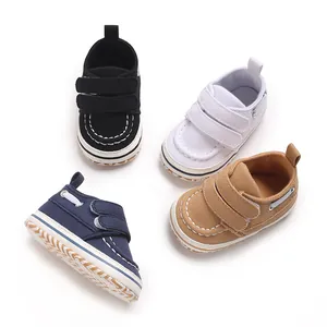 Lot de chaussures de marche en toile pour bébé en quatre couleurs avec scratchs