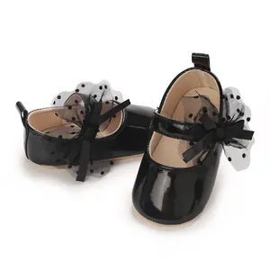 Elegante schwarze Lackleder Baby Mädchen Mary Jane Schuhe mit stilvoller Polka Dot Schleife