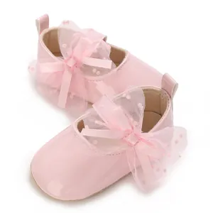 Rosa Baby-Lauflernschuhe mit eleganter Netzschleife und weicher rutschfester Sohle