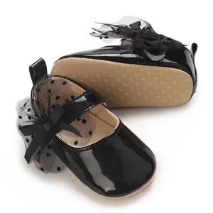 Schwarze Lackleder Babyschuhe für Mädchen mit Netzschleife und rutschfester Sohle