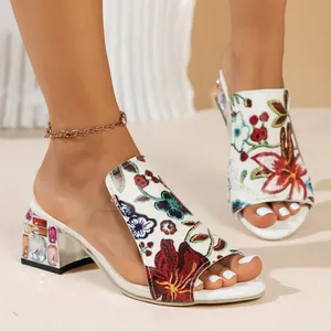 Women Casual Chunky Heel Sandals Floral Embroidered PU Leather Rhinestone Inlaid Slides Summer Fashion Open Toe High Heel Slippers Elegant Party Footwear