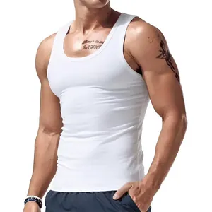Herren weißes, eng anliegendes Sport-Unterhemd ideal für Fitness und Freizeitwear