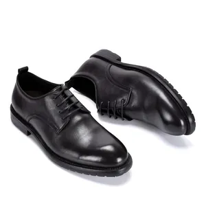 Elegante schwarze handgefertigte Herren-Lederschuhe für Business und formelle Anlässe.